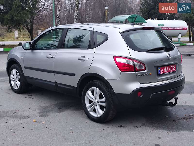 Внедорожник / Кроссовер Nissan Qashqai 2010 в Звягеле
