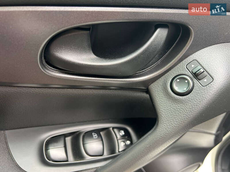 Позашляховик / Кросовер Nissan Qashqai 2017 в Києві фото 14 Позашляховик / Кросовер Nissan Qashqai 2017 в Києві