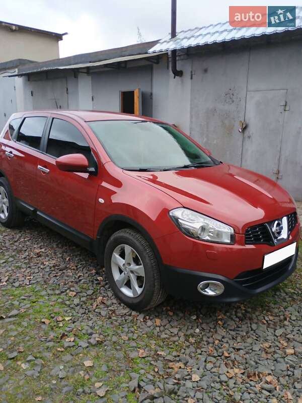 Внедорожник / Кроссовер Nissan Qashqai 2012 в Вараше