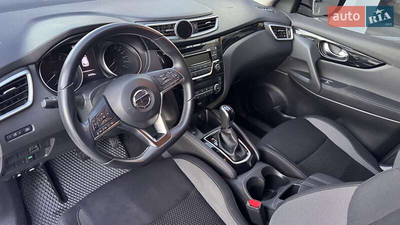 Позашляховик / Кросовер Nissan Qashqai 2020 в Чернівцях