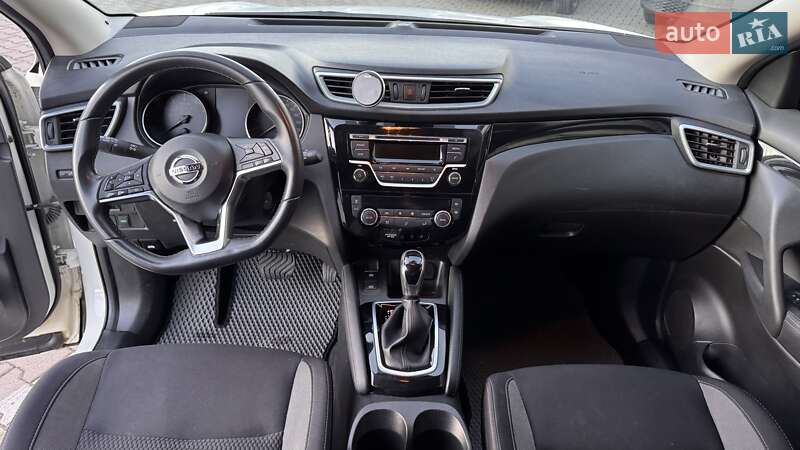 Позашляховик / Кросовер Nissan Qashqai 2020 в Чернівцях