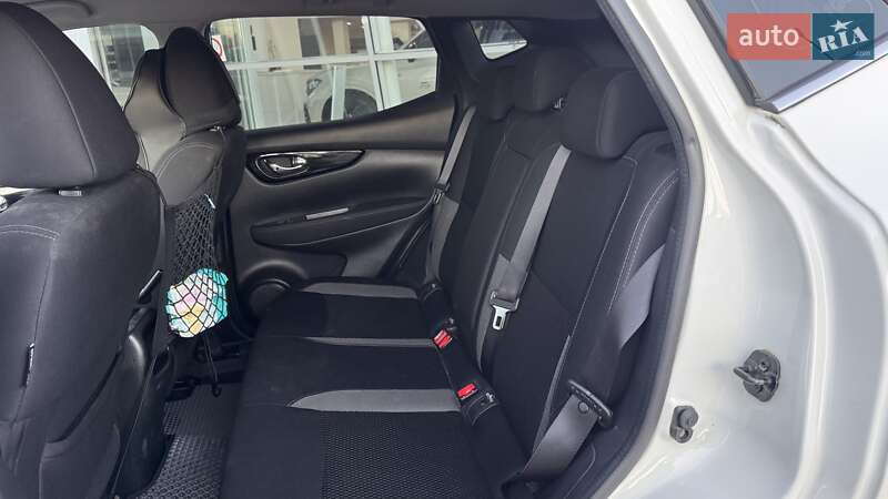 Позашляховик / Кросовер Nissan Qashqai 2020 в Чернівцях