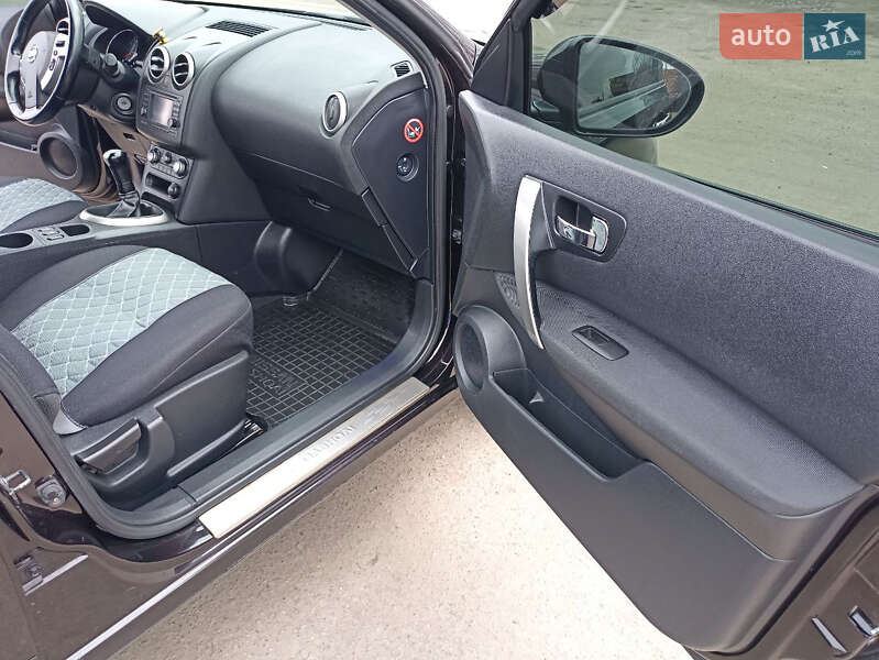 Внедорожник / Кроссовер Nissan Qashqai 2011 в Конотопе