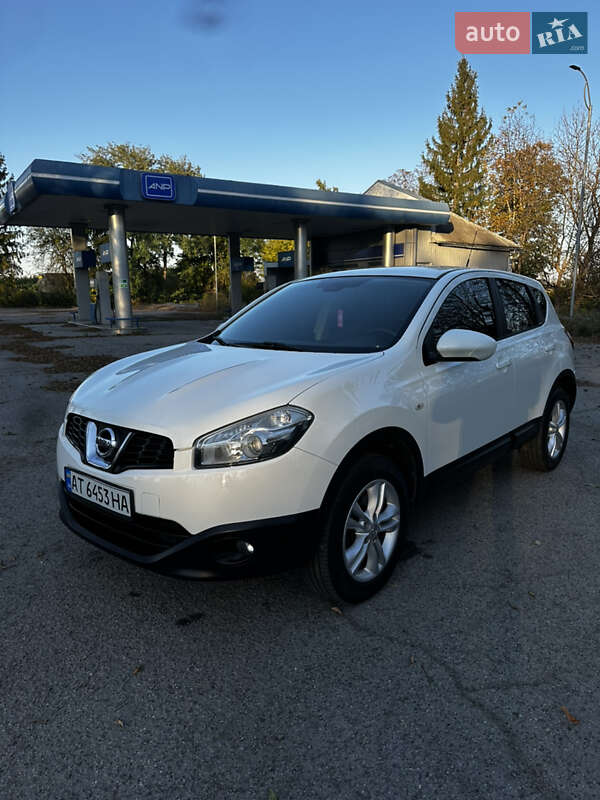 Внедорожник / Кроссовер Nissan Qashqai 2010 в Кицмани