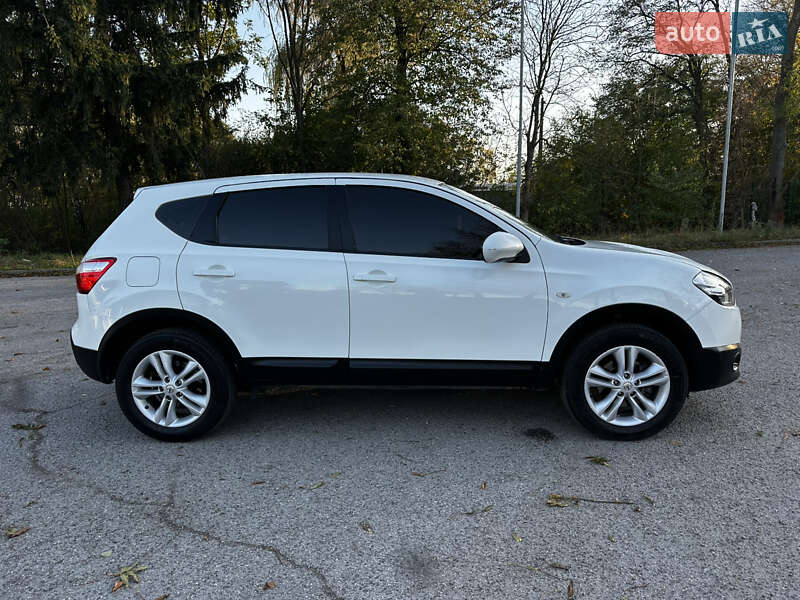 Внедорожник / Кроссовер Nissan Qashqai 2010 в Кицмани