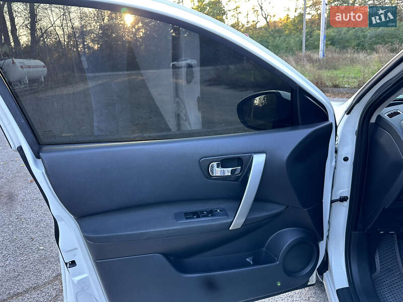 Внедорожник / Кроссовер Nissan Qashqai 2010 в Кицмани