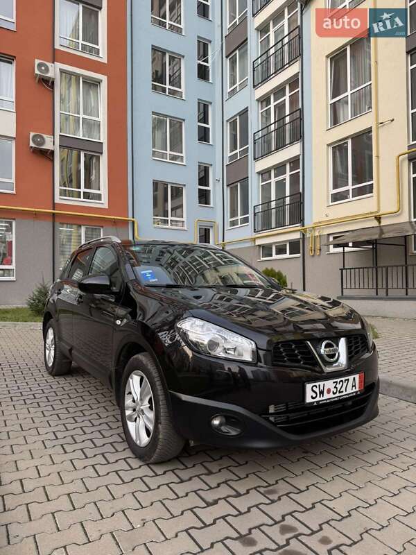 Внедорожник / Кроссовер Nissan Qashqai 2011 в Черновцах