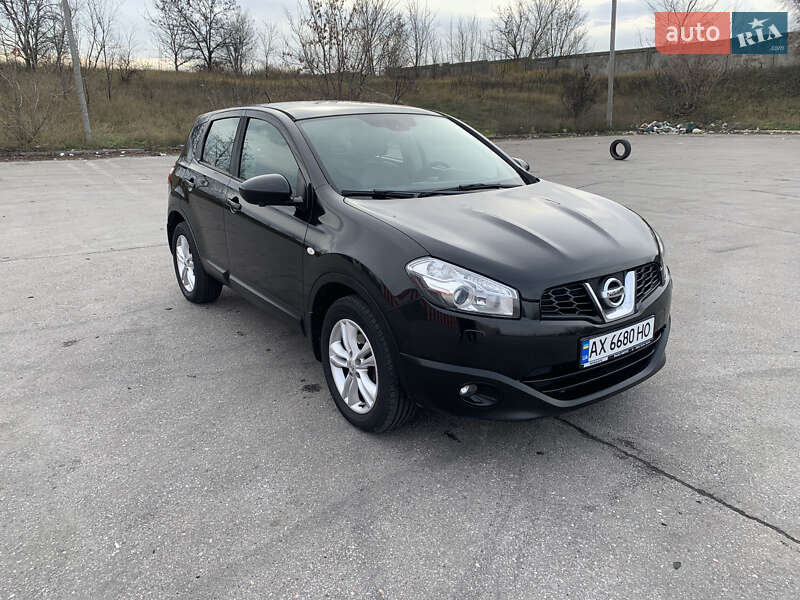 Внедорожник / Кроссовер Nissan Qashqai 2013 в Харькове