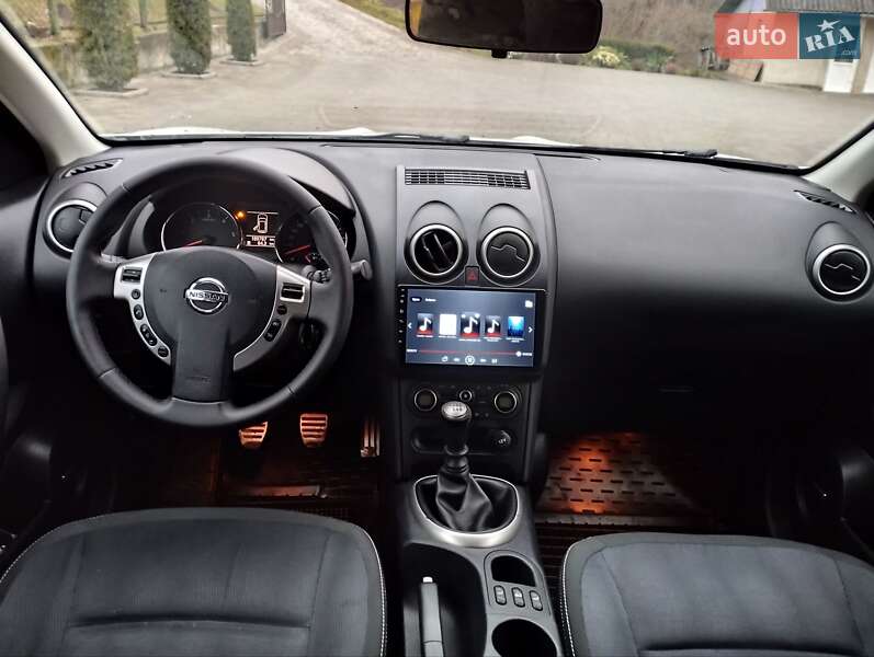 Внедорожник / Кроссовер Nissan Qashqai 2010 в Кременце