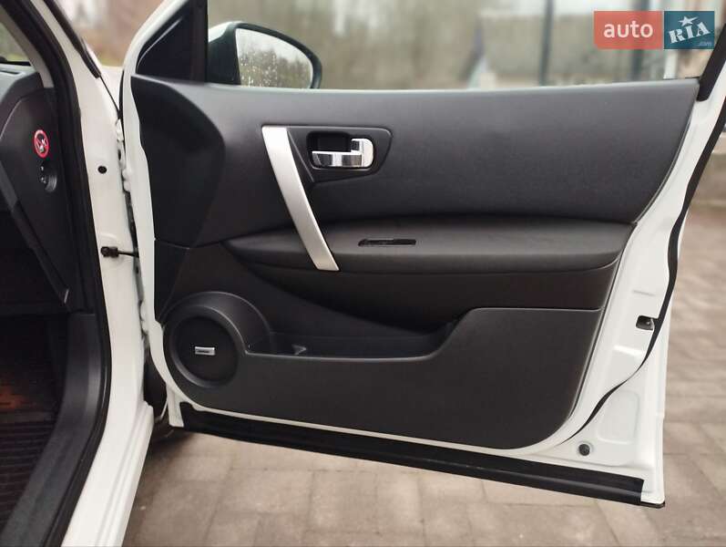 Внедорожник / Кроссовер Nissan Qashqai 2010 в Кременце