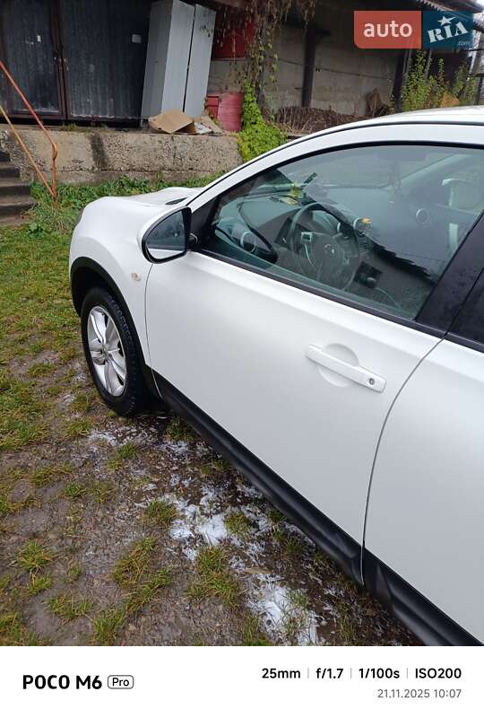 Внедорожник / Кроссовер Nissan Qashqai 2010 в Черновцах