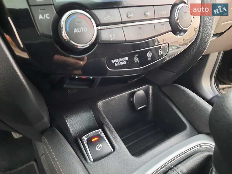 Позашляховик / Кросовер Nissan Qashqai 2015 в Полтаві фото 68 Позашляховик / Кросовер Nissan Qashqai 2015 в Полтаві