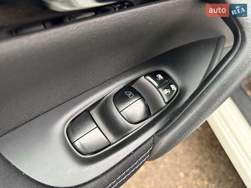 Позашляховик / Кросовер Nissan Qashqai 2017 в Києві