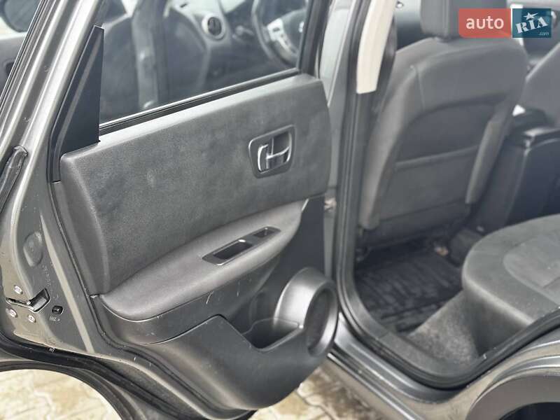 Внедорожник / Кроссовер Nissan Qashqai 2011 в Косове