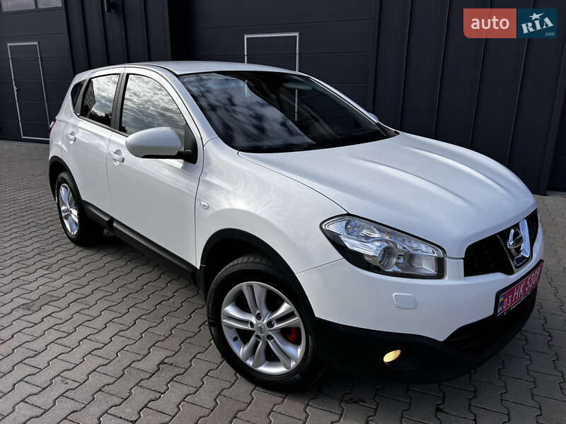 Внедорожник / Кроссовер Nissan Qashqai 2013 в Нововолынске