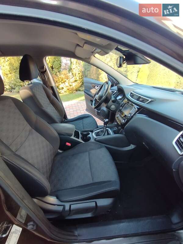Позашляховик / Кросовер Nissan Qashqai 2015 в Львові