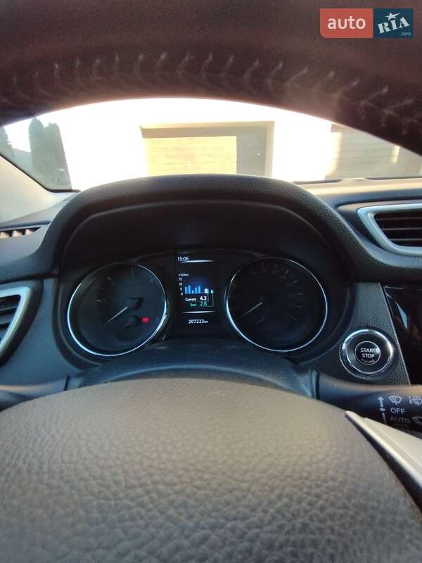 Позашляховик / Кросовер Nissan Qashqai 2015 в Львові