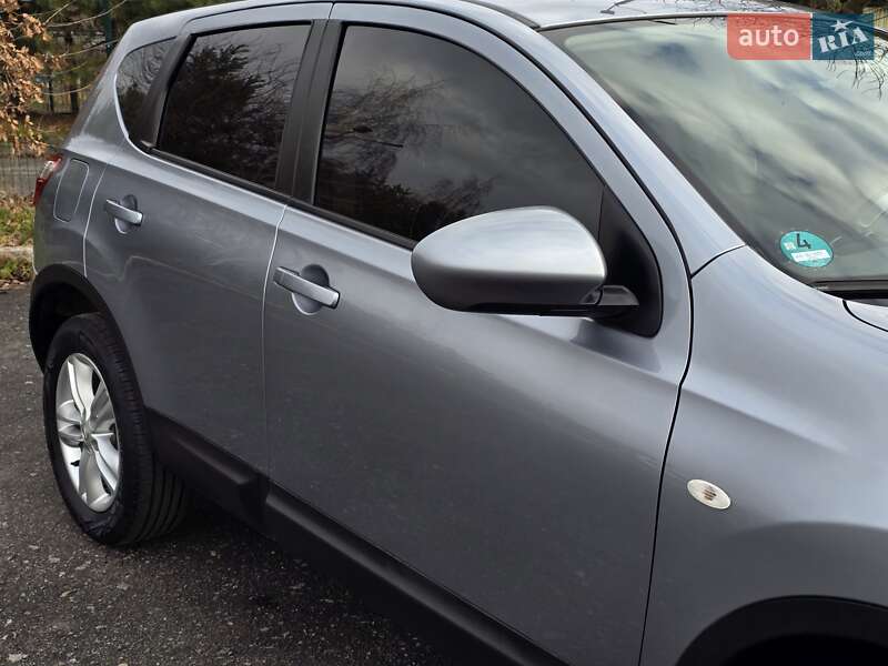 Внедорожник / Кроссовер Nissan Qashqai 2010 в Хмельницком