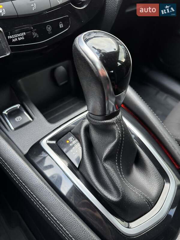 Позашляховик / Кросовер Nissan Qashqai 2018 в Сумах