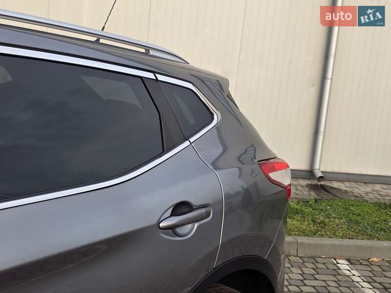 Внедорожник / Кроссовер Nissan Qashqai 2017 в Ивано-Франковске
