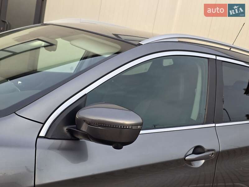 Внедорожник / Кроссовер Nissan Qashqai 2017 в Ивано-Франковске