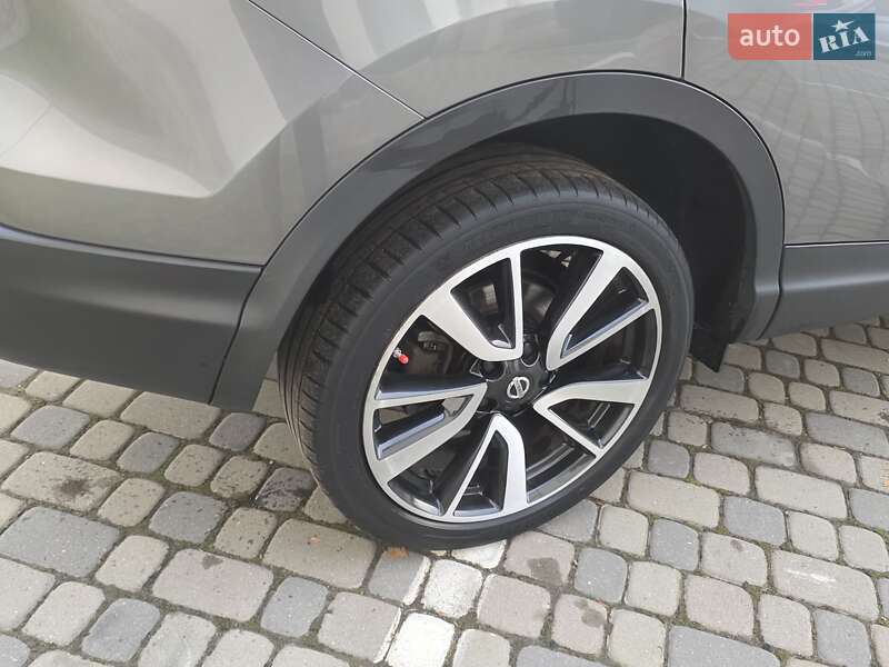 Внедорожник / Кроссовер Nissan Qashqai 2017 в Ивано-Франковске