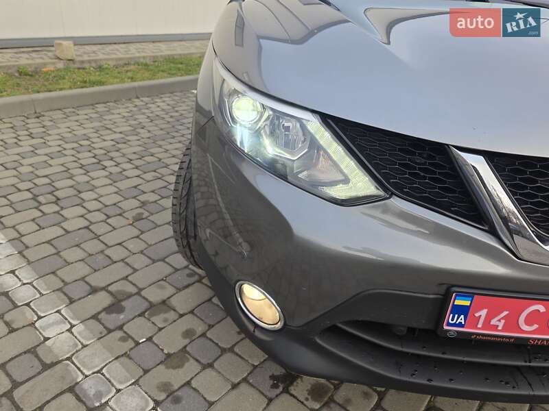 Внедорожник / Кроссовер Nissan Qashqai 2017 в Ивано-Франковске