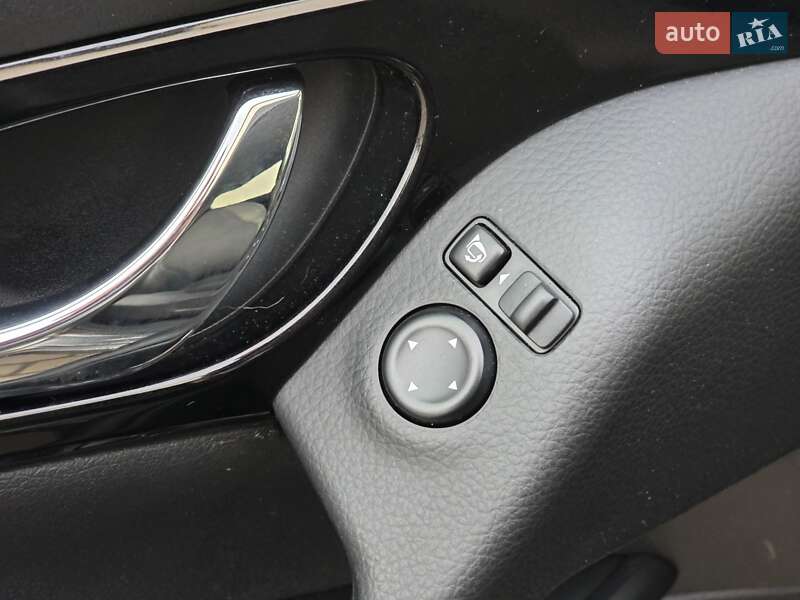 Внедорожник / Кроссовер Nissan Qashqai 2017 в Ивано-Франковске