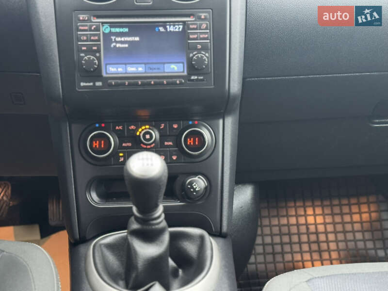 Позашляховик / Кросовер Nissan Qashqai 2012 в Рівному