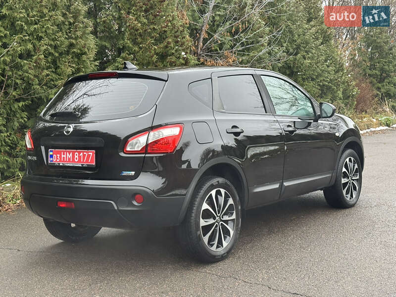 Позашляховик / Кросовер Nissan Qashqai 2012 в Рівному