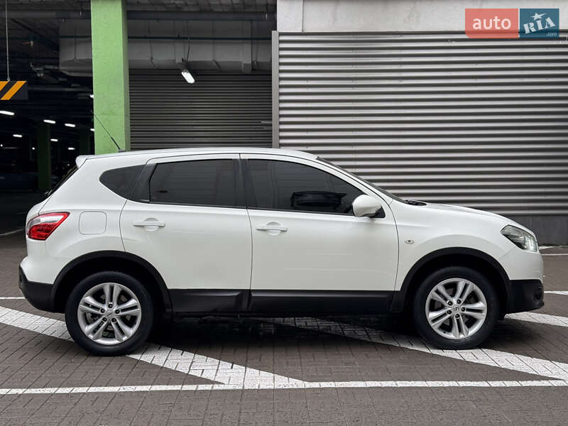 Позашляховик / Кросовер Nissan Qashqai 2012 в Києві
