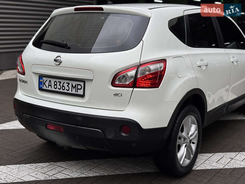 Позашляховик / Кросовер Nissan Qashqai 2012 в Києві