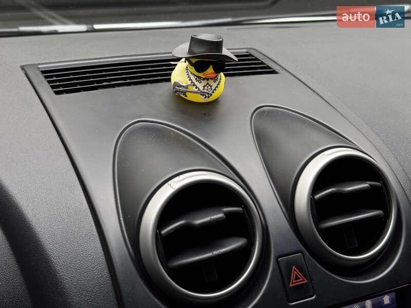 Позашляховик / Кросовер Nissan Qashqai 2012 в Києві