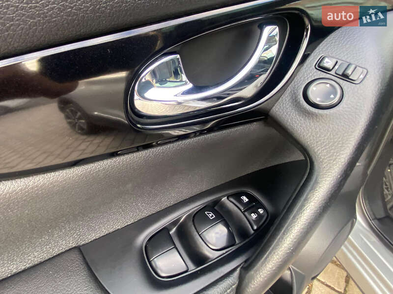 Внедорожник / Кроссовер Nissan Qashqai 2016 в Ровно