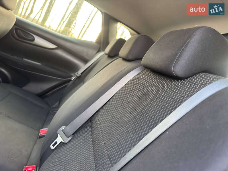 Позашляховик / Кросовер Nissan Qashqai 2018 в Охтирці