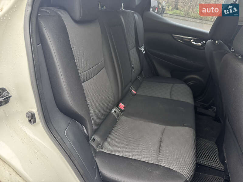 Позашляховик / Кросовер Nissan Qashqai 2015 в Києві