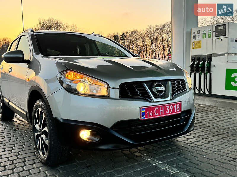Позашляховик / Кросовер Nissan Qashqai 2012 в Стрию