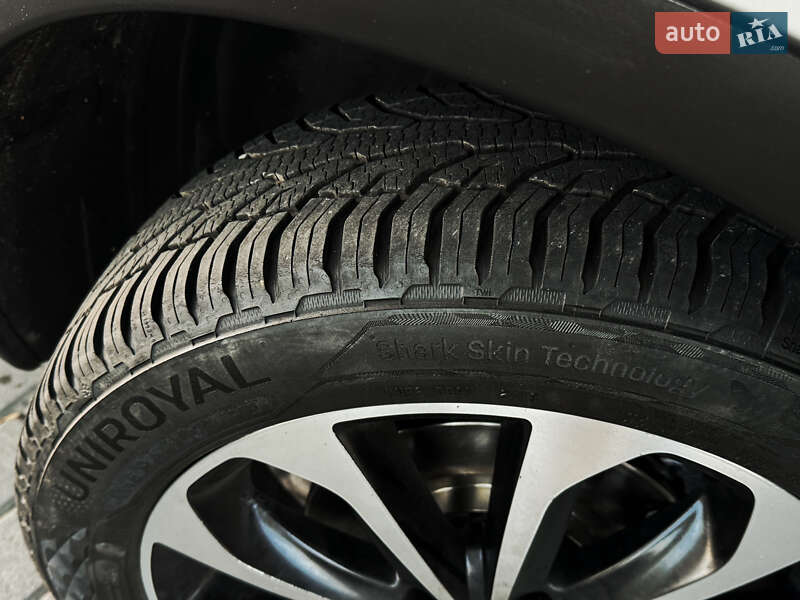 Позашляховик / Кросовер Nissan Qashqai 2012 в Стрию