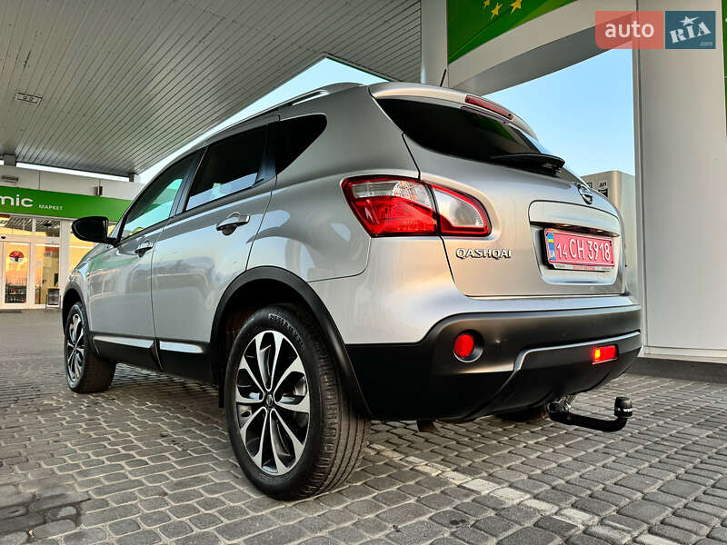Позашляховик / Кросовер Nissan Qashqai 2012 в Стрию