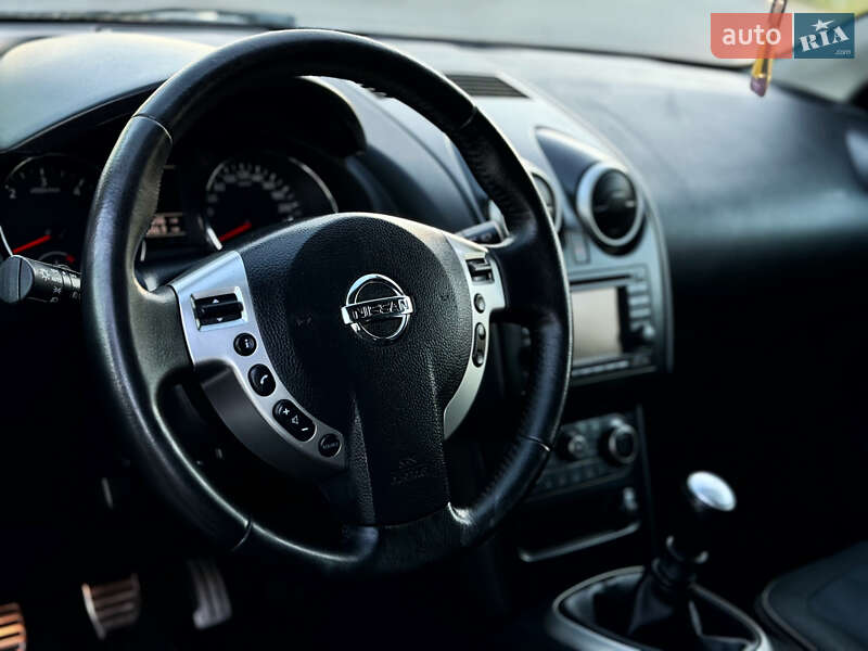 Позашляховик / Кросовер Nissan Qashqai 2012 в Стрию