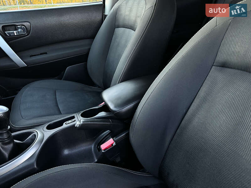 Позашляховик / Кросовер Nissan Qashqai 2012 в Стрию