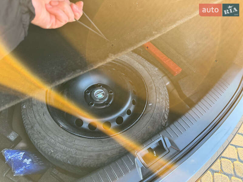 Позашляховик / Кросовер Nissan Qashqai 2012 в Стрию