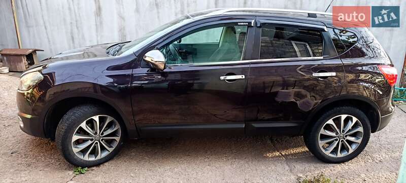 Позашляховик / Кросовер Nissan Qashqai 2010 в Благовіщенську