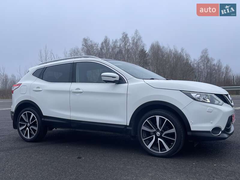 Позашляховик / Кросовер Nissan Qashqai 2015 в Ковелі