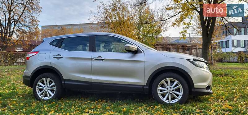 Внедорожник / Кроссовер Nissan Qashqai 2014 в Черкассах