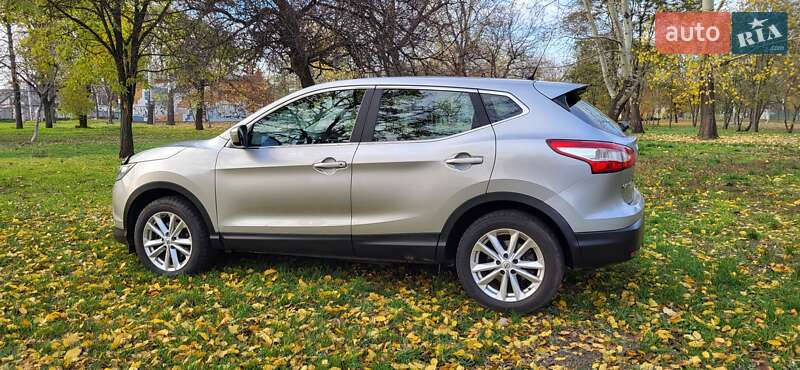 Внедорожник / Кроссовер Nissan Qashqai 2014 в Черкассах