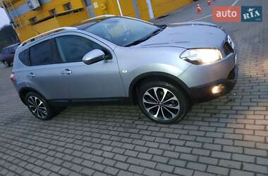 Позашляховик / Кросовер Nissan Qashqai 2011 в Рівному