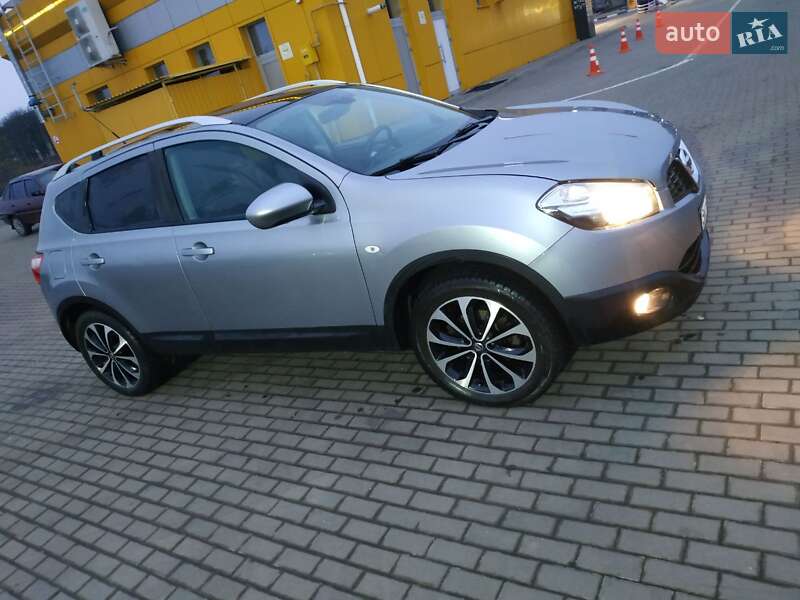 Позашляховик / Кросовер Nissan Qashqai 2011 в Рівному