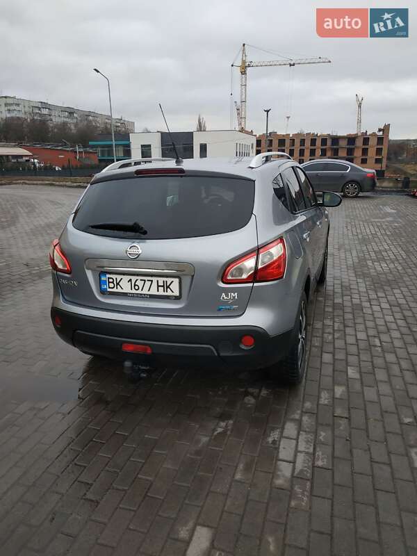 Позашляховик / Кросовер Nissan Qashqai 2011 в Рівному