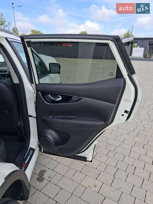 Позашляховик / Кросовер Nissan Qashqai 2014 в Львові фото 24 Позашляховик / Кросовер Nissan Qashqai 2014 в Львові